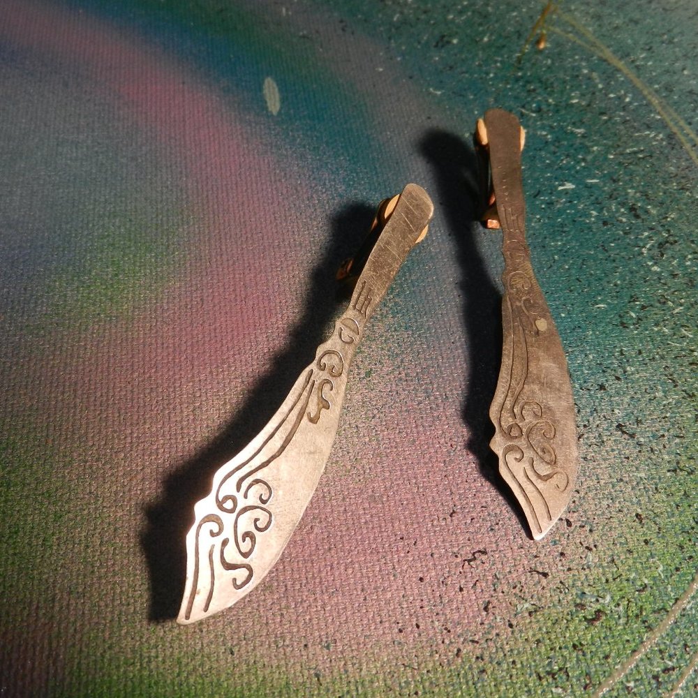 VTG Contempo pewter clip earrings silver pewter tone knife utensil pirate flair - Picture 4 of 10